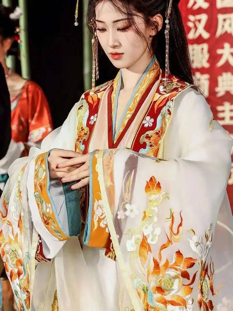 Ming Dynasty Hanfu Embroidery  - Embroidery Craft review and price